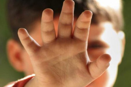 آزار روانی کودکان بیشترین نوع کودک آزاری است/ دلایل وجود کودک آزاری در جامعه