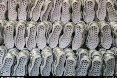 تولیدکنندگان کفش زمین گیر شدند/ بحران صنعت چرم سازی کشور با صادرات دام زنده