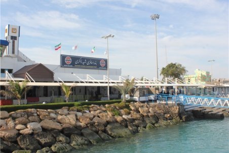 اسکله‌های مسافری به مقصد جزیره هنگام و لارک تعطیل شد