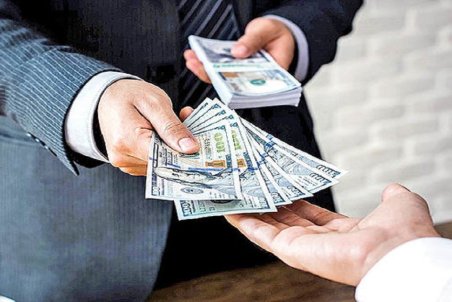 کاهش جزئی نرخ ارز در بازار؛ دلار ۲۴ هزار و ۴۲۲ هزار تومان است