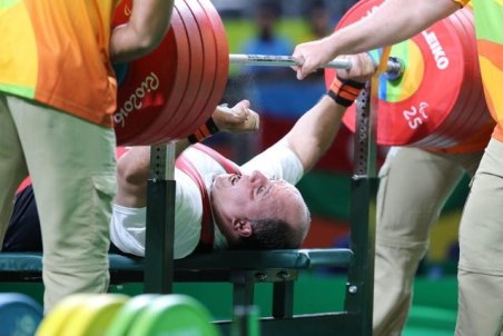 صادق زاده: جایگاه وزنه برداری معلولان ضعیف شده است/ در پاراآسیایی چین وزنه خواهم زد
