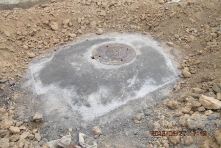 همسطح سازی 9 منهول شبکه جمع آوری فاضلاب درمنطقه لنجان