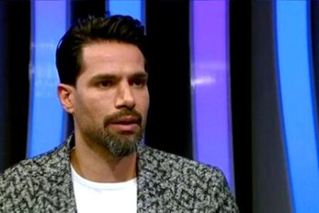 حمله امیر حسین صادقی به فیروز کریمی در حمایت از علیرضا فغانی/ عکس