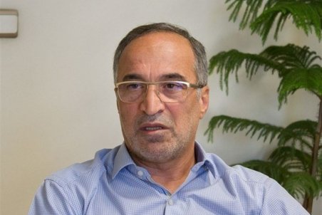 واعظ آشتیانی: عزیزی خادم یا تعریف نخبه را نمی‌داند یا نخبگی را در رفاقت می‌بیند