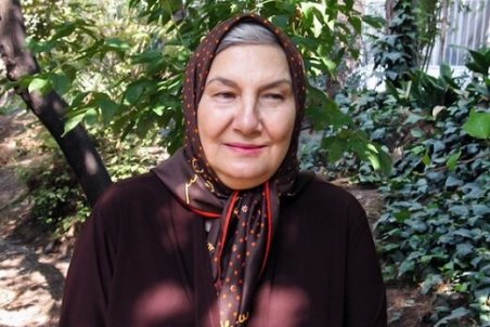 مه‌لقاخانمِ «نون.خ» ۵۱ سال است که صخره‌نوردی می‌کند