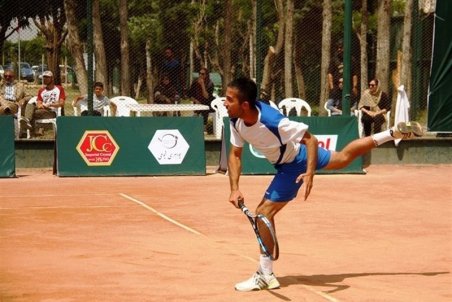 طاهری: سعی می‌کنیم از گروه چهار آسیا صعود کنی