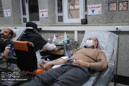 ساعات خون‌گیری در ماه رمضان افزایش یافت/ درخواست لغو منع تردد شبانه برای اهدا کنندگان خون