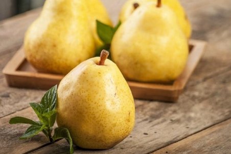 دارایی نژاد: گلابی ۱۲۰ هزار تومانی در بازار قاچاق است