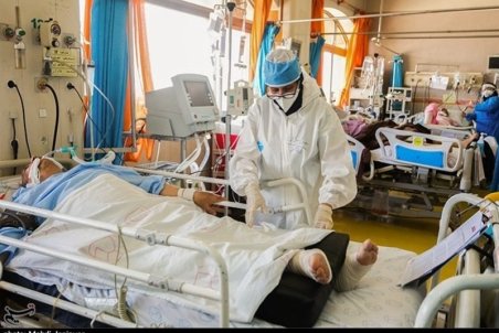 وزیر بهداشت: مبادا کسی که در اولویت نیست واکسن تزریق کند!