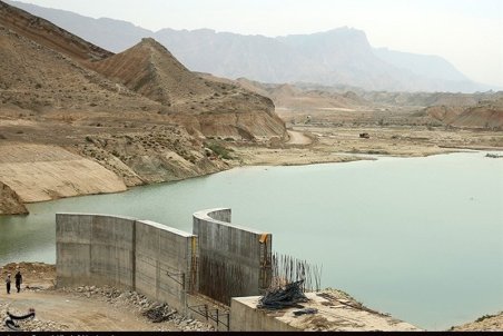 آب ذخیره شده پشت سدهای استان کرمانشاه ۱۰ درصد کاهش یافت