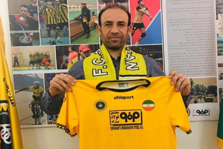 پرویز پزشکی قرارداد خود را با سپاهان تمدید کرد