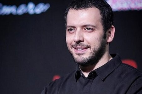 پدرام شریفی و تحسین بازی مهدی صباغی