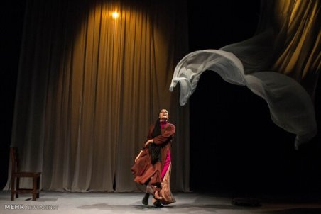 سالن و پلاتو جزء مشکلات تئاتر اصفهان نیست