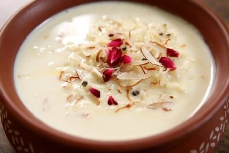 طرز تهیه فرنی با آرد برنج و نشاسته + نکات کلیدی تهیه انواع فرنی