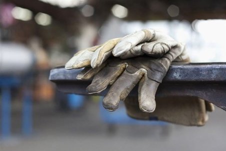 روز کارگر تعطیل رسمی است/ لزوم اجرای ماده ۶۳ قانون کار