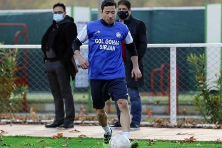 عاشوری: برای قهرمانی در جام حذفی نباید اشتباه کنیم/ در چند بازی با سیاست نبودیم