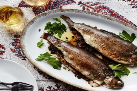 طرز تهیه ماهی شکم پر با زرشک