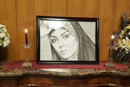 اشک و گلایه همسر آزاده نامداری در مراسم چهلمش