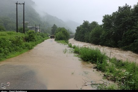 مسیر فنوج ـ اسپکه در جنوب منطقه بلوچستان مسدود شد