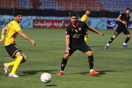 صادقی: یک درصد هم به سقوط فکر نمی‌کنیم