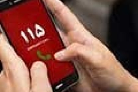 تماس یک کودک با اورژانس برای نجات مادرش