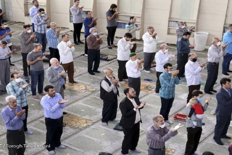 نماز عید فطر چگونه اقامه می‌شود؟