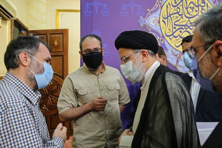 مسعود ده‌نمکی فیلم تبلیغاتی رئیسی را می‌سازد؟