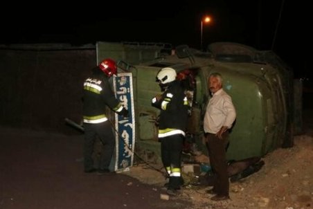 واژگونی همزمان ۳ کامیون حادثه‌ساز شد+ عکس