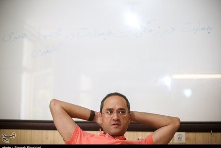 عذرخواهی رسمی رامبد جوان در تلویزیون/ نویسنده‌ها مرا ببخشند!