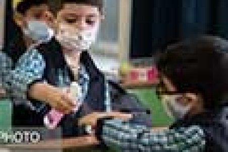 برنامه‌ریزی برای واکسیناسیون معلمان تا مهرماه