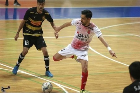 سنگ‌سفیدی: رفت و آمد بازیکنان و مربیان یکی از عوامل قهرمان نشدن گیتی‌پسند است