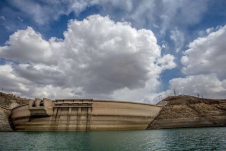 کاهش ۵۰ درصدی حجم سدهای مخزنی اصفهان؛ تشنگی خرس قهوه‌ای را به منطقه عشایری دهاقان کشاند