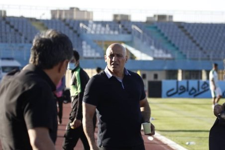 مرادی: چرا باید به منصوریان بگویم که نسخه‌اش را پیچیده‌ام؟!