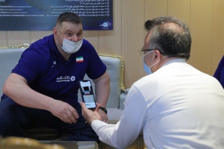 محتشمیان: اختیار تام به سرمربی یعنی شانه خالی کردن مسئولان از وظایف