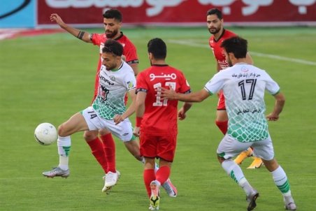 رجب‌زاده: وضعیت ذوب‌آهن خوب نیست، بازیکنان تکانی به خودشان بدهند