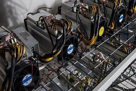 کمبود ۲۰۰۰ مگاوات برق در استان اصفهان ؛ هر ماینر ۵ برابر یک خانه برق مصرف می‌کند