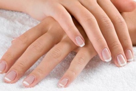 لمینت ناخن چیست و چه مزایا و عوارضی دارد؟