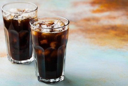 اثرات وحشتناک نوشابه روی بدن/ این قاتل خوش آب و رنگ را از سفره‌تان حذف کنید