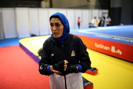 منصوریان: با لگد به صورت عطاران زدم/ با قلب جراحی شده مبارزه می‌کنم