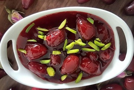 طرز تهیه مربای زغال اخته با هسته و بدون هسته