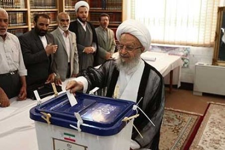 فتوای آیت‌الله مکارم: رای دادن واجب است