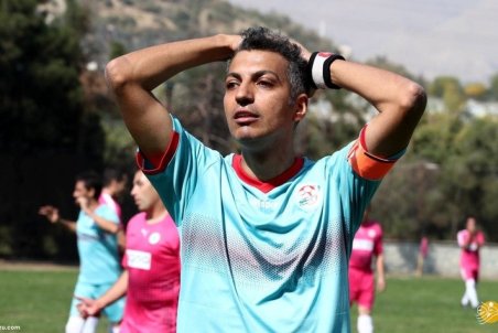 (عکس) نبرد عادل فردوسی‌پور با یک ملی‌پوش