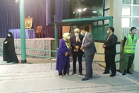 عارف و همسرش در حسینیه جماران حضور یافتند