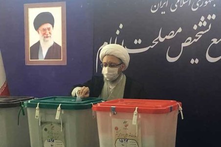 برادران لاریجانی رای خود را به صندوق انداختند