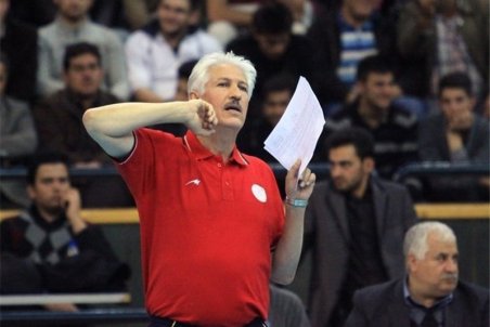 وطن‌پرست: آلکنو مجبور است به همه بازی بدهد