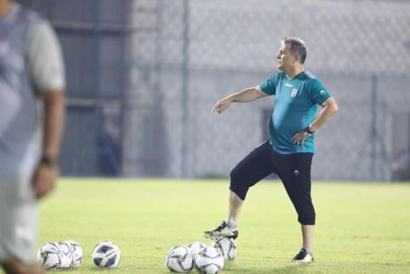 ذوالفقارنسب: اگر قرار است چند ماه دنبال جایگزین اسکوچیچ بگردیم، باید او را نگه داریم