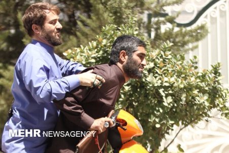 قفل اکران با «دینامیت» شکسته شد/«درخت گردو» و «روز صفر» در انتظار