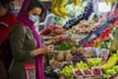 میوه هم از سبد خرید خانواده‌ها حذف می‌شود