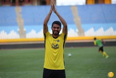 پرسپولیس به دنبال توافق با مدافع سپاهان