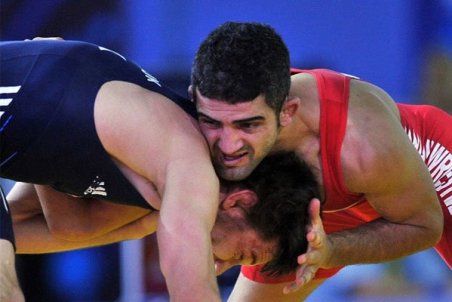 انتقاد دیگر فایده‌ای ندارد/ ملی‌پوشان کشتی قدر المپیک را بدانند